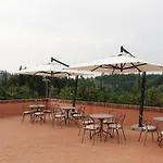 Due Comuni Κατάλυμα σε φάρμα *
